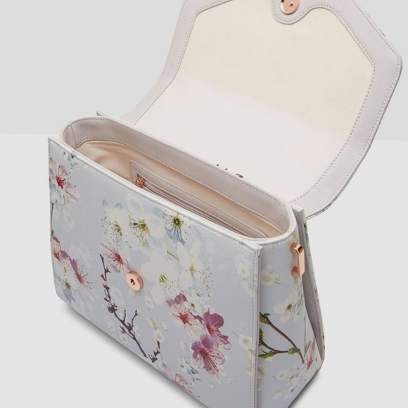 TED BAKER - Picture 3 of 4